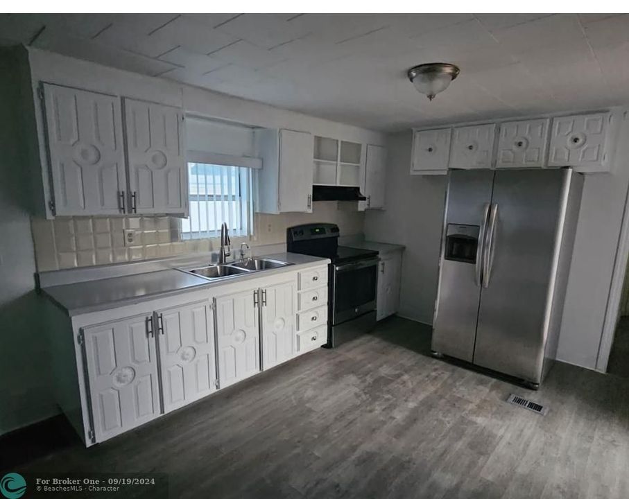 For Sale: $86,000 (3 beds, 2 baths, 1156 Square Feet)