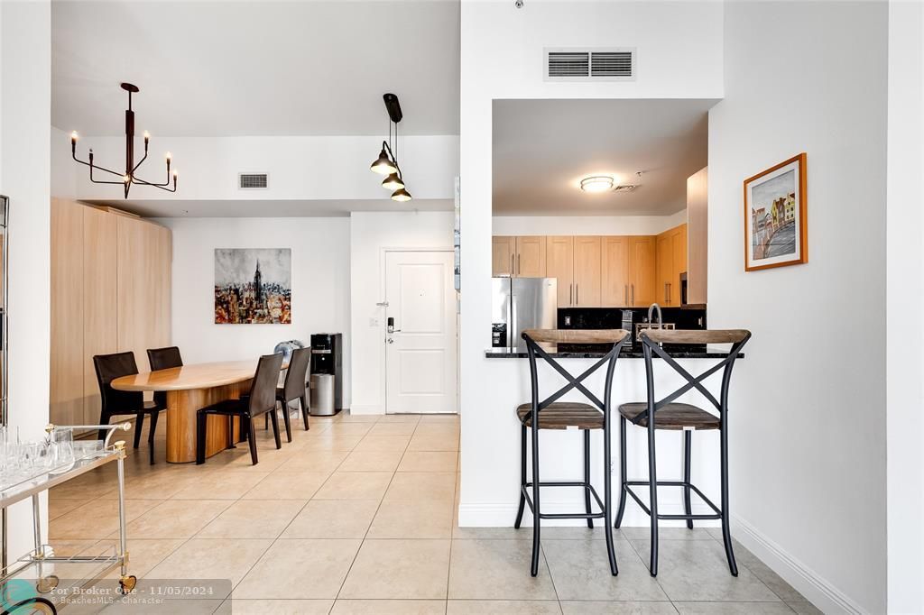 For Sale: $629,000 (2 beds, 2 baths, 1246 Square Feet)