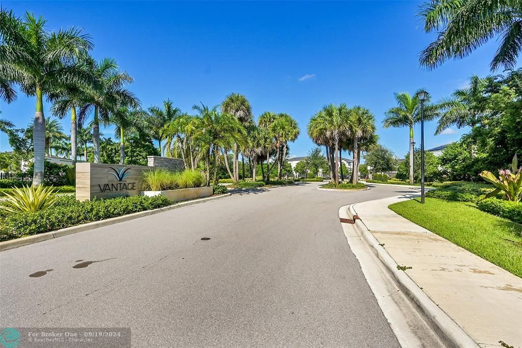 For Sale: $575,000 (3 beds, 2 baths, 1455 Square Feet)