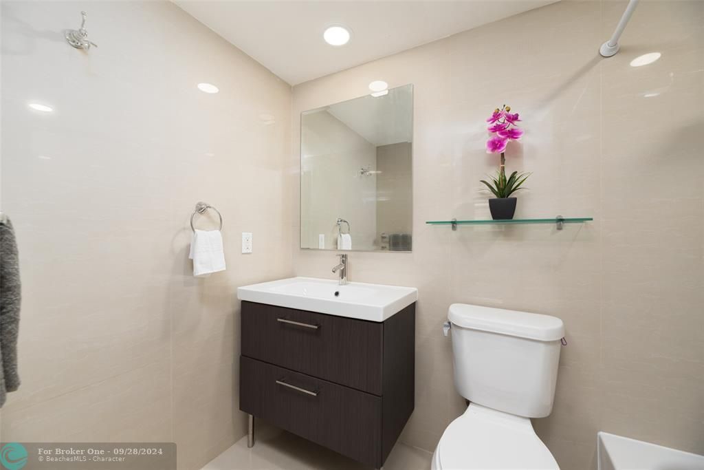 For Sale: $729,900 (2 beds, 2 baths, 1362 Square Feet)