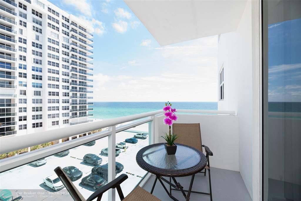 For Sale: $729,900 (2 beds, 2 baths, 1362 Square Feet)