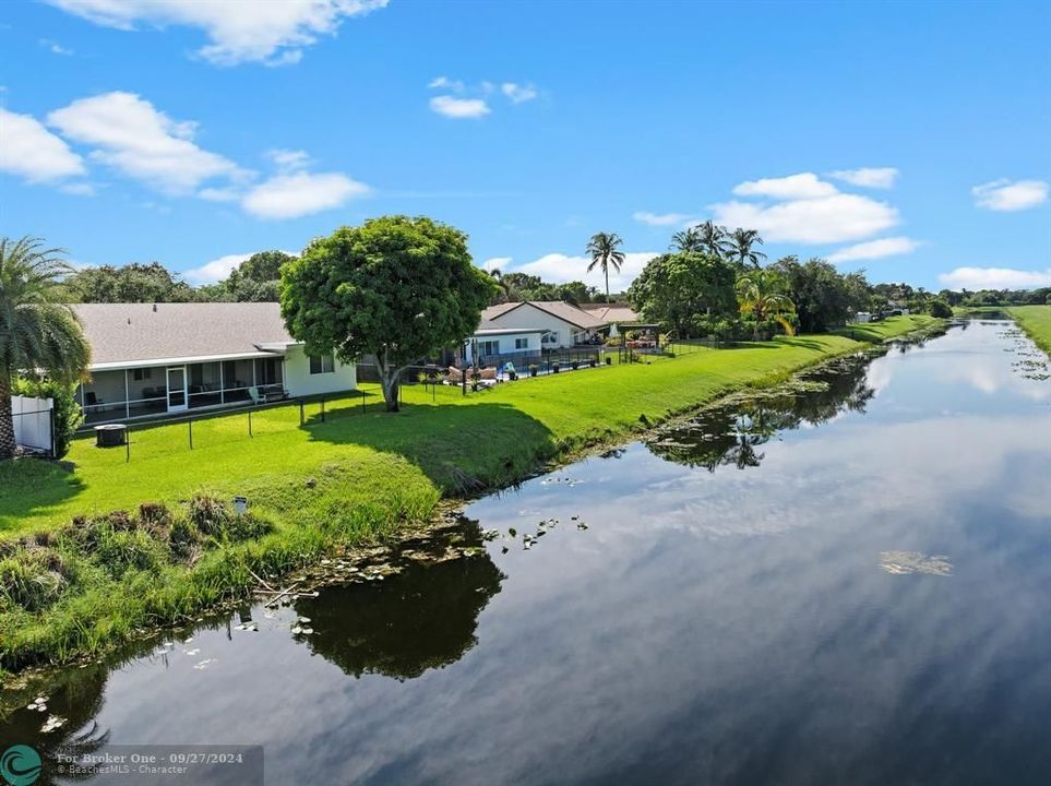 For Sale: $835,000 (4 beds, 2 baths, 2547 Square Feet)