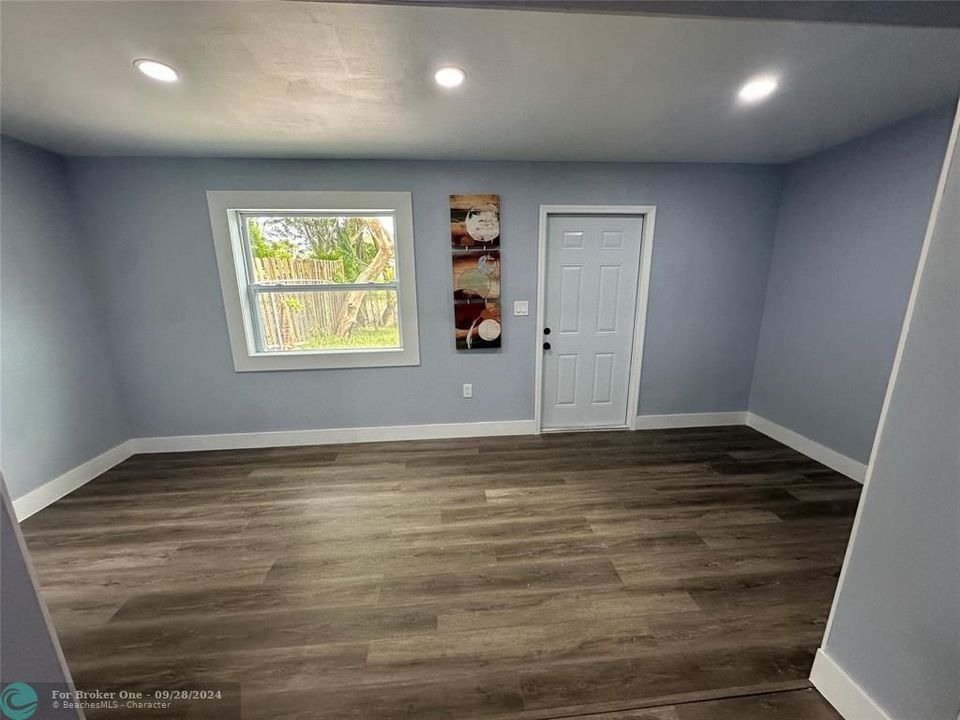 For Sale: $349,000 (3 beds, 2 baths, 1580 Square Feet)