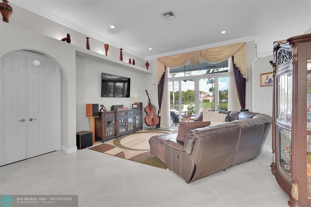 For Sale: $1,150,000 (5 beds, 3 baths, 3063 Square Feet)