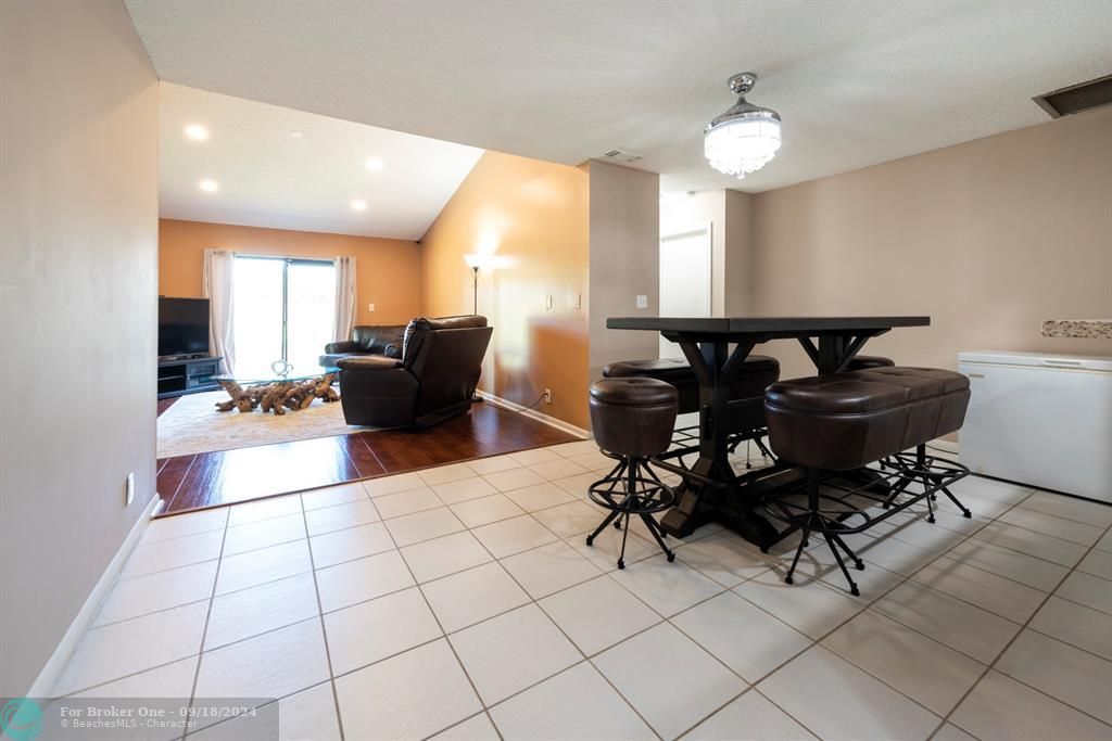 For Sale: $414,900 (2 beds, 2 baths, 1475 Square Feet)