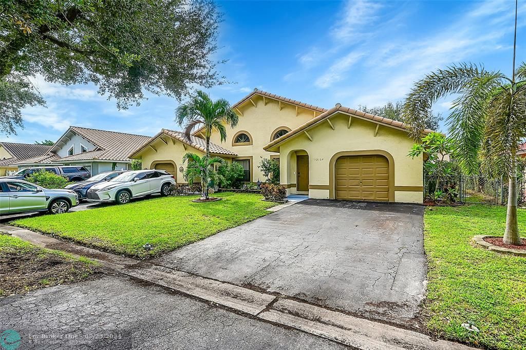 For Sale: $499,999 (3 beds, 2 baths, 1320 Square Feet)