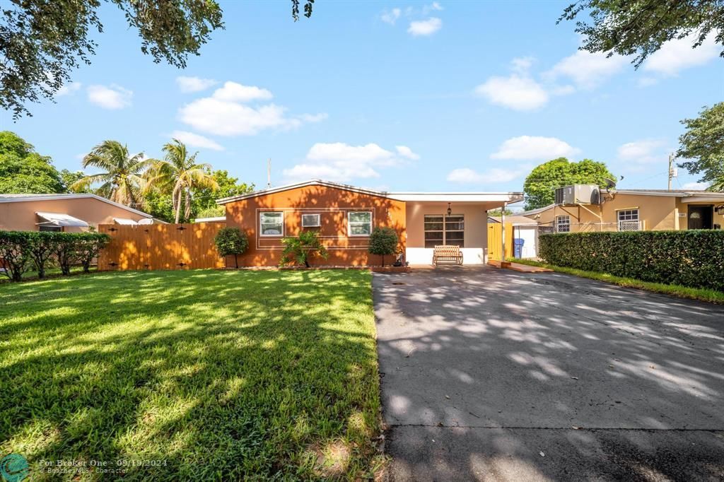 For Sale: $565,000 (4 beds, 2 baths, 1362 Square Feet)