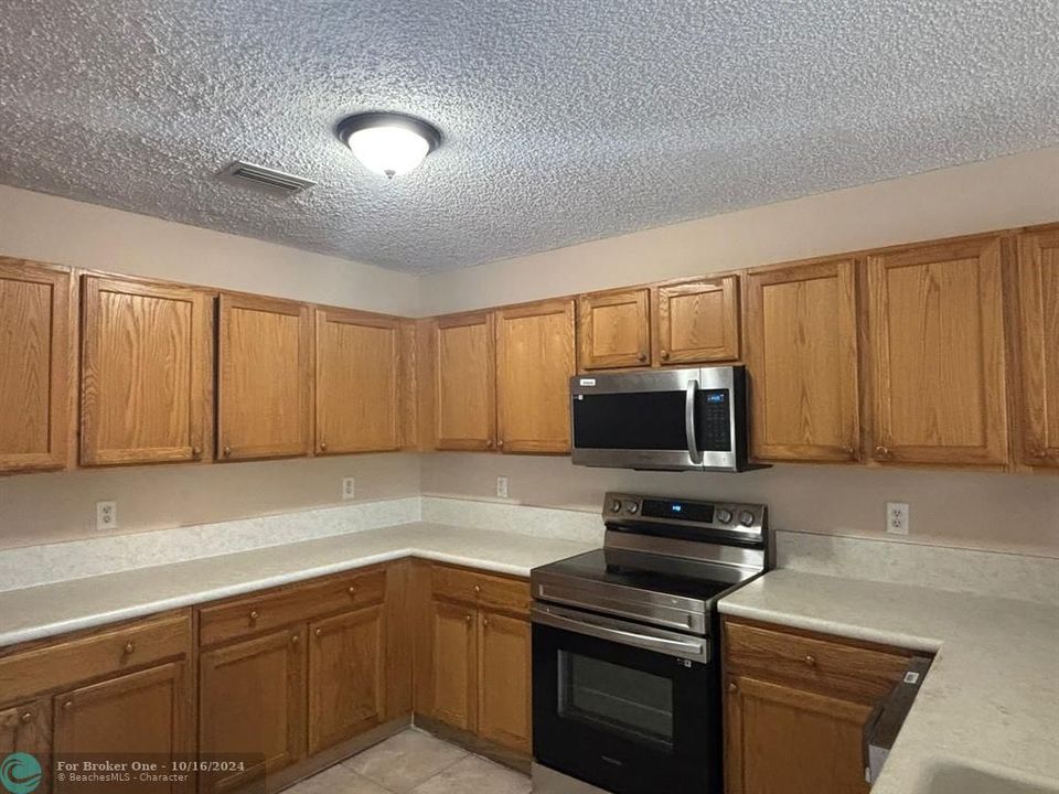 For Rent: $3,400 (4 beds, 4 baths, 1790 Square Feet)