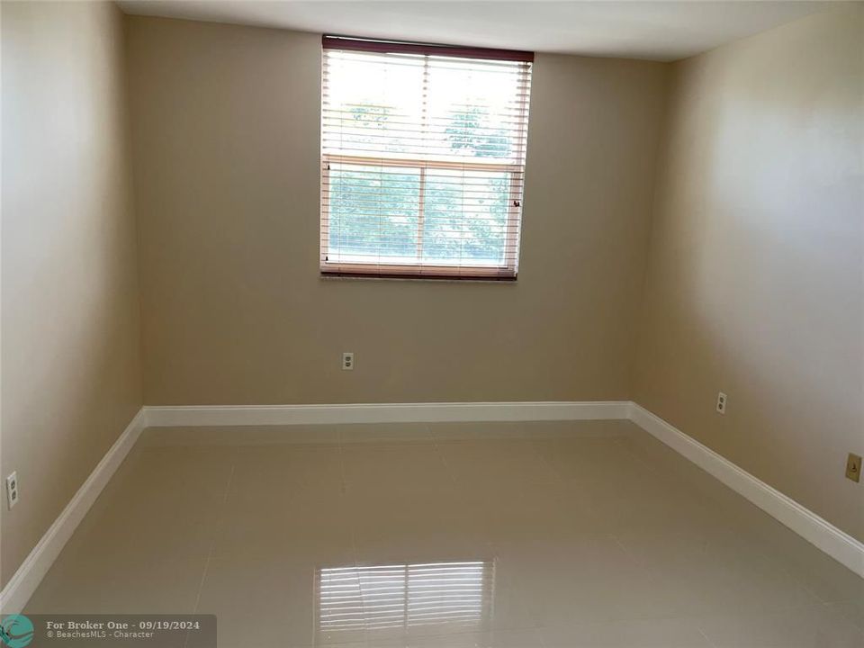 For Sale: $315,000 (2 beds, 2 baths, 1088 Square Feet)