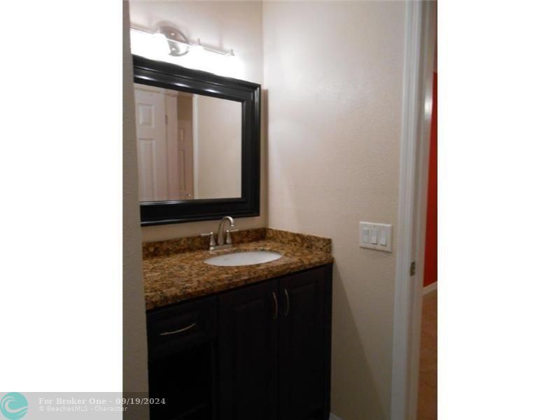 For Rent: $2,100 (2 beds, 2 baths, 900 Square Feet)