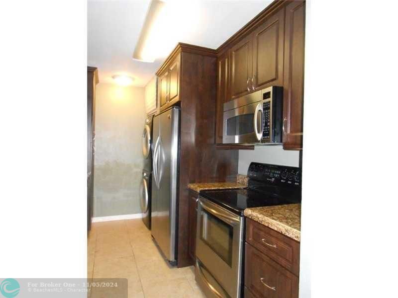 For Rent: $2,100 (2 beds, 2 baths, 900 Square Feet)