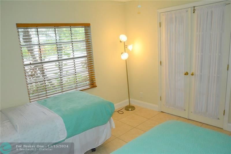 For Rent: $3,900 (2 beds, 2 baths, 1200 Square Feet)