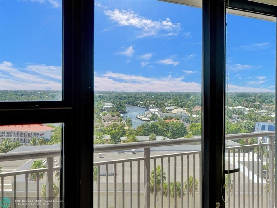 Active With Contract: $3,000 (1 beds, 1 baths, 825 Square Feet)