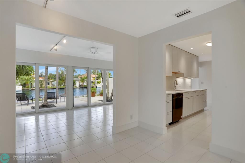 For Sale: $3,899,000 (7 beds, 7 baths, 2933 Square Feet)