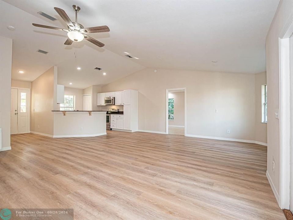 For Rent: $2,499 (3 beds, 2 baths, 1458 Square Feet)