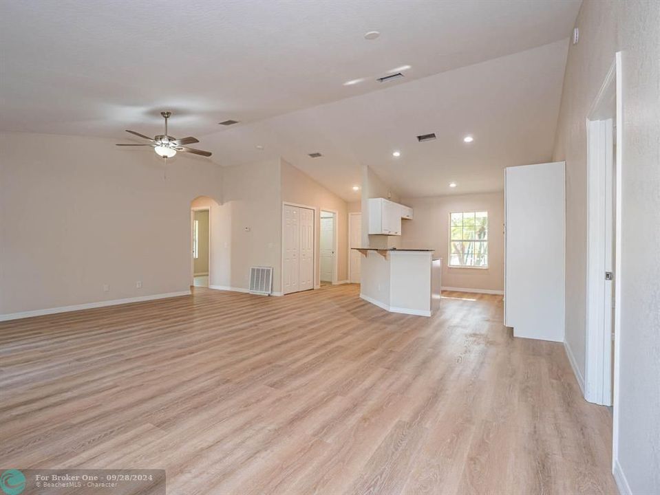 For Rent: $2,499 (3 beds, 2 baths, 1458 Square Feet)