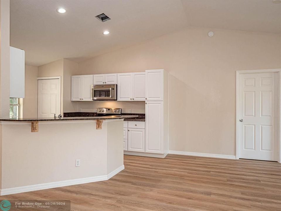 For Rent: $2,499 (3 beds, 2 baths, 1458 Square Feet)