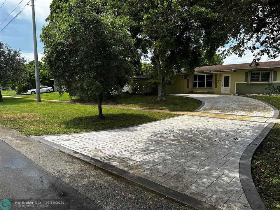 For Sale: $525,000 (3 beds, 2 baths, 1450 Square Feet)