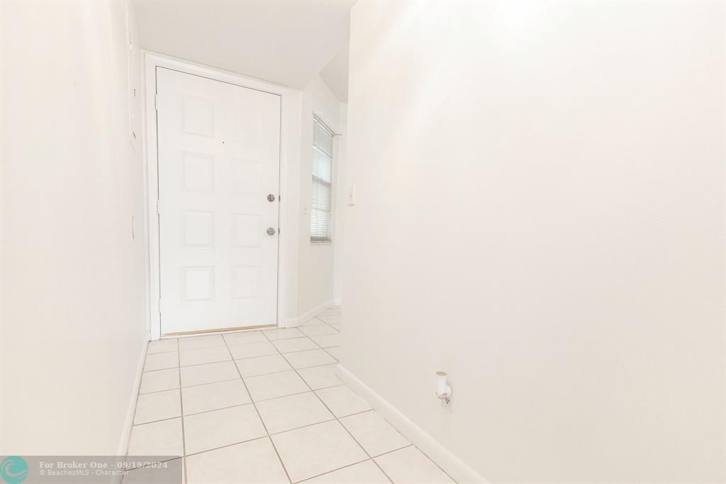 For Sale: $239,900 (2 beds, 2 baths, 1352 Square Feet)