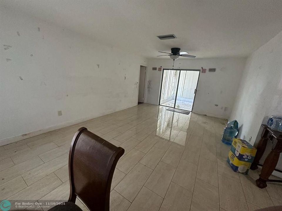 Activo con contrato: $420,000 (2 camas, 2 baños, 1247 Pies cuadrados)