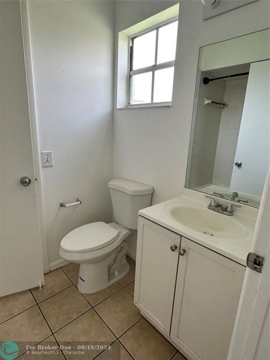 For Rent: $2,100 (2 beds, 1 baths, 770 Square Feet)