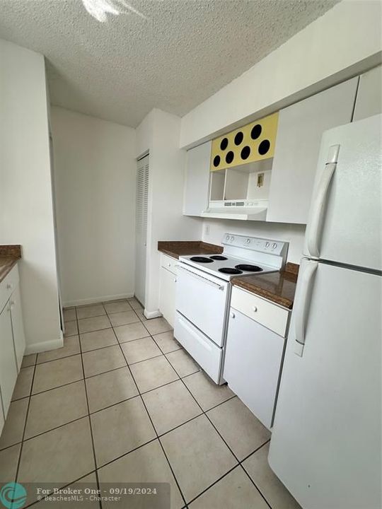 For Rent: $2,100 (2 beds, 1 baths, 770 Square Feet)