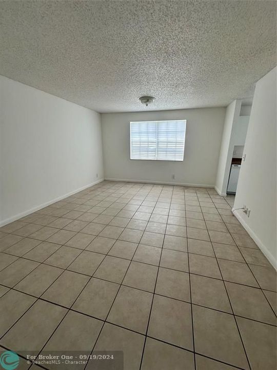 For Rent: $2,100 (2 beds, 1 baths, 770 Square Feet)