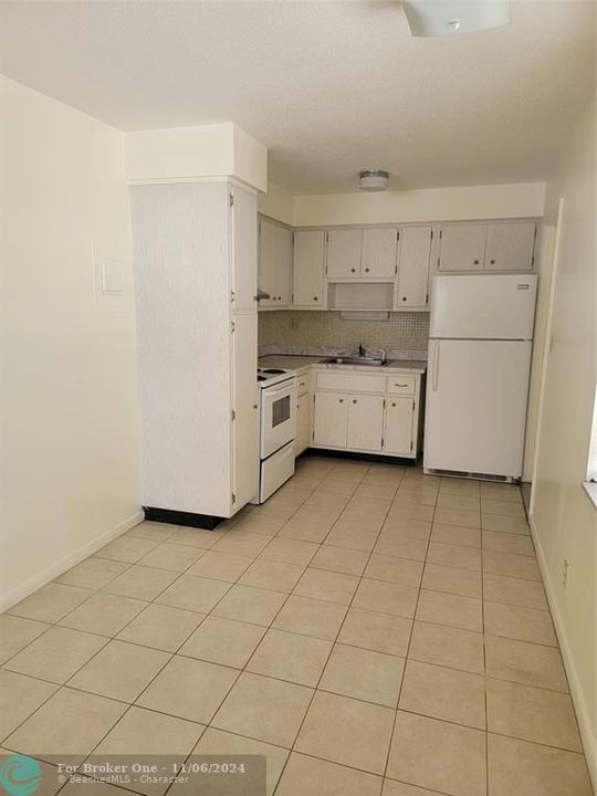 For Rent: $1,400 (1 beds, 1 baths, 550 Square Feet)