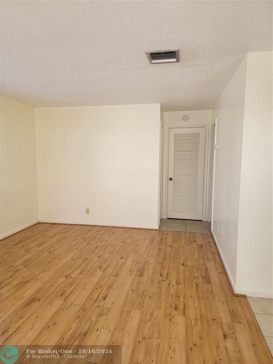 For Rent: $1,400 (1 beds, 1 baths, 550 Square Feet)