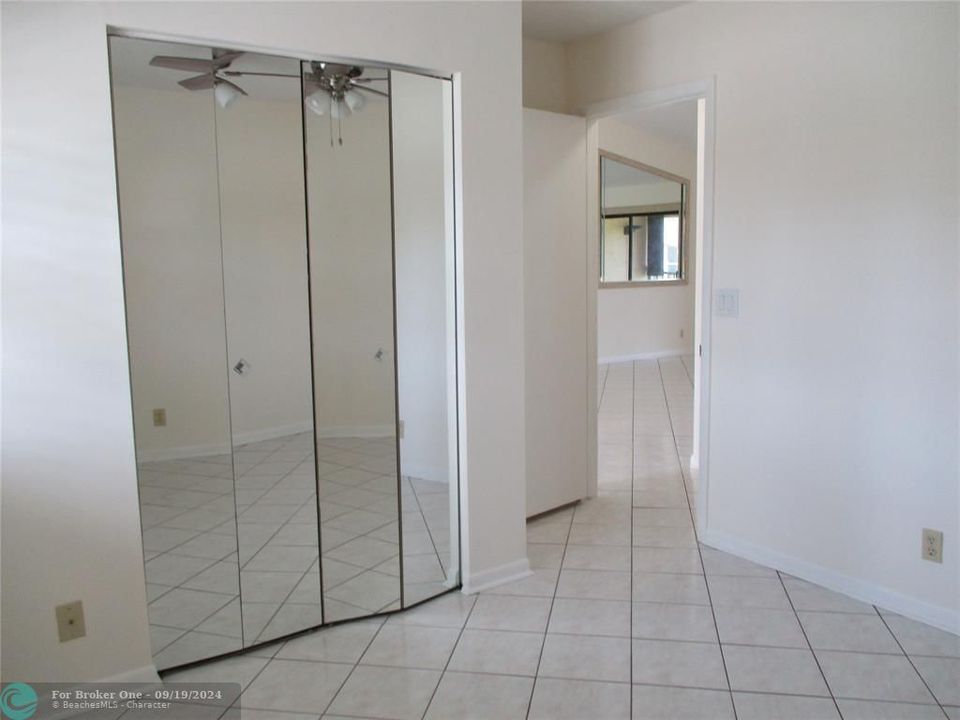 Active With Contract: $2,350 (2 beds, 2 baths, 958 Square Feet)