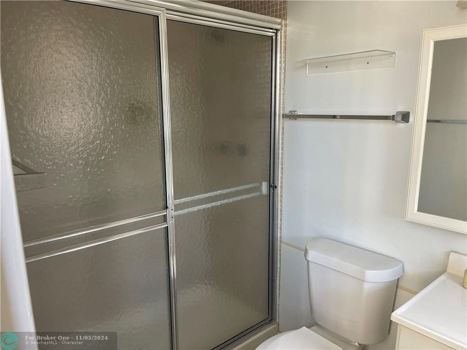 For Sale: $125,000 (2 beds, 2 baths, 1010 Square Feet)