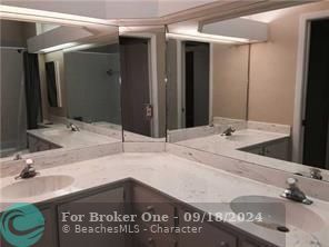 For Rent: $1,650 (1 beds, 1 baths, 802 Square Feet)