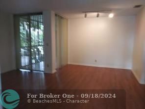 For Rent: $1,650 (1 beds, 1 baths, 802 Square Feet)