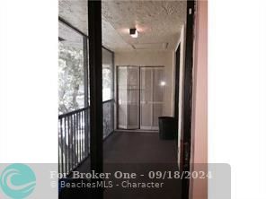 For Rent: $1,650 (1 beds, 1 baths, 802 Square Feet)