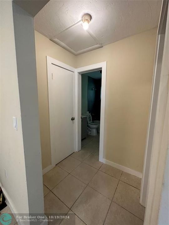 For Sale: $1,700 (1 beds, 1 baths, 650 Square Feet)