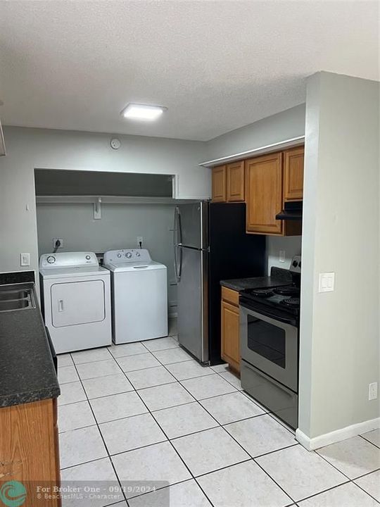 Active With Contract: $2,300 (3 beds, 2 baths, 1050 Square Feet)