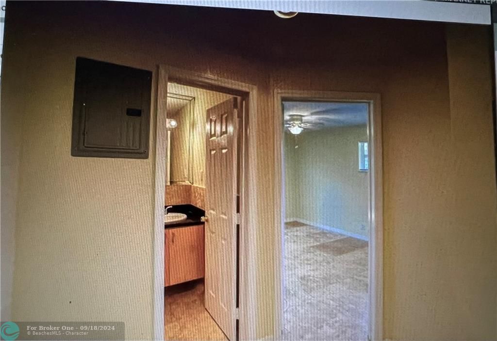 For Rent: $1,875 (1 beds, 1 baths, 455 Square Feet)