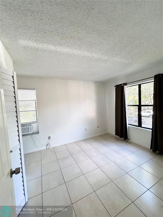 Recently Rented: $1,550 (1 beds, 1 baths, 470 Square Feet)