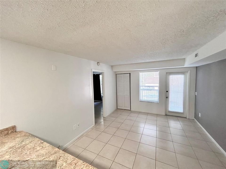 Recently Rented: $1,550 (1 beds, 1 baths, 470 Square Feet)