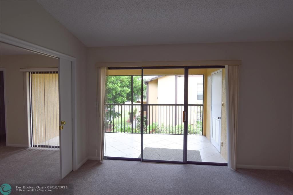 Recently Rented: $1,995 (2 beds, 2 baths, 1175 Square Feet)