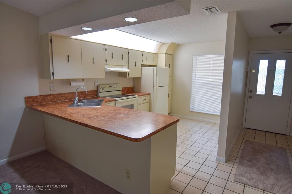 Recently Rented: $1,995 (2 beds, 2 baths, 1175 Square Feet)