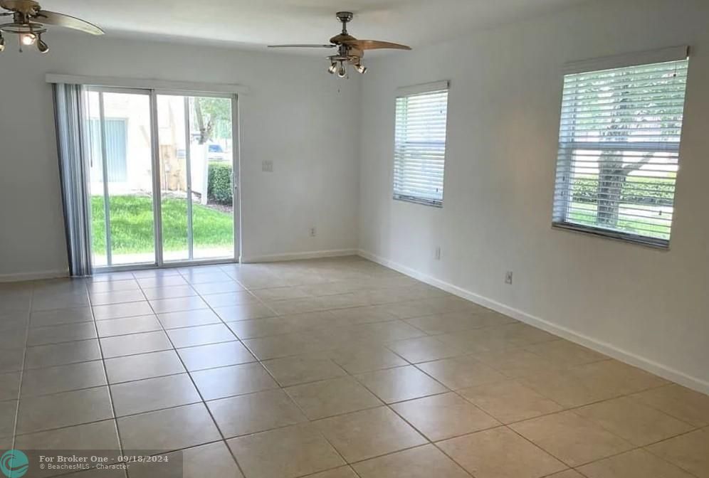 For Rent: $2,495 (3 beds, 3 baths, 1400 Square Feet)