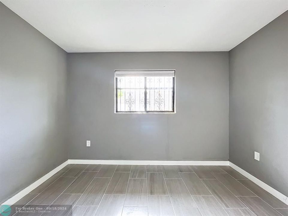 For Rent: $2,200 (2 beds, 2 baths, 998 Square Feet)