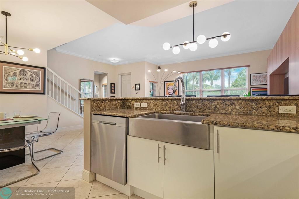 For Sale: $579,900 (2 beds, 2 baths, 1738 Square Feet)