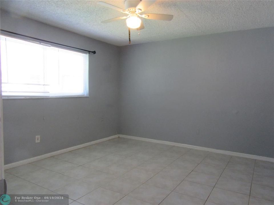 Active With Contract: $3,500 (3 beds, 2 baths, 1885 Square Feet)