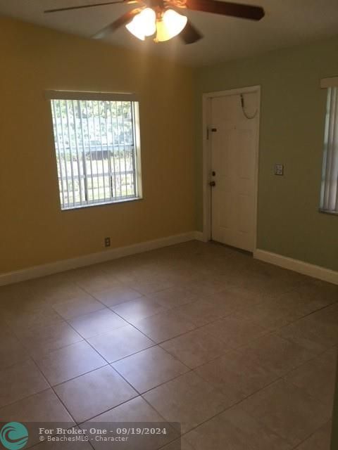 For Sale: $2,000 (2 beds, 1 baths, 2175 Square Feet)