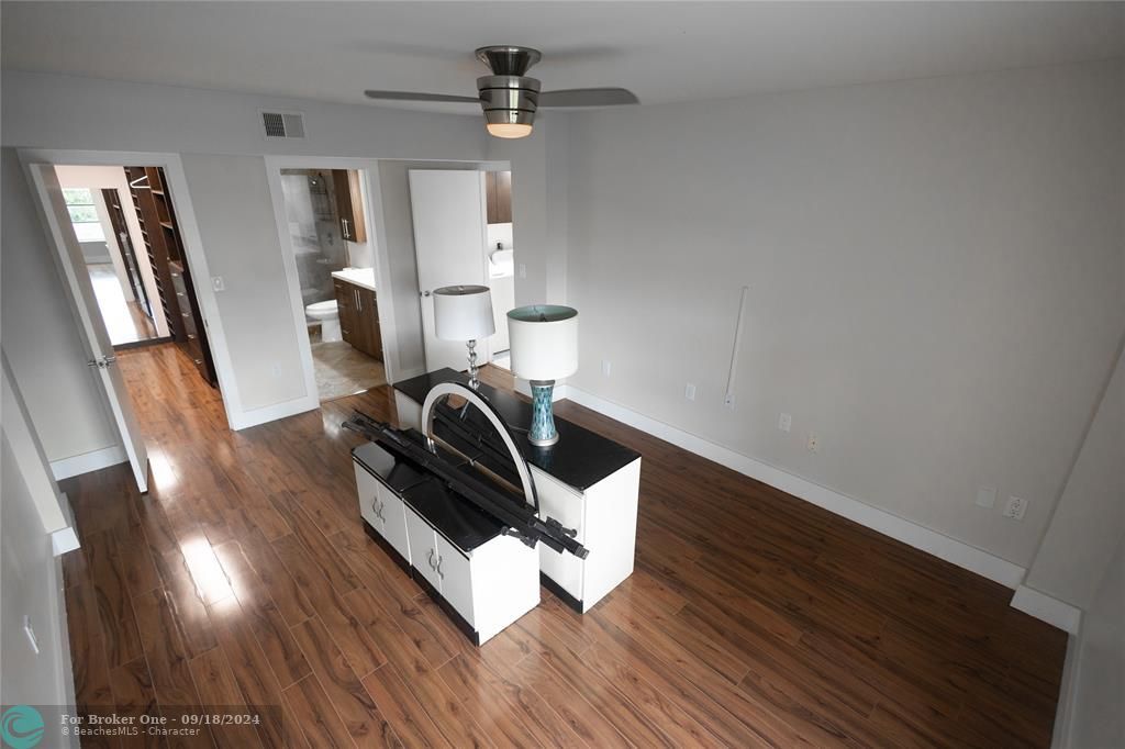 For Rent: $2,100 (2 beds, 2 baths, 1116 Square Feet)