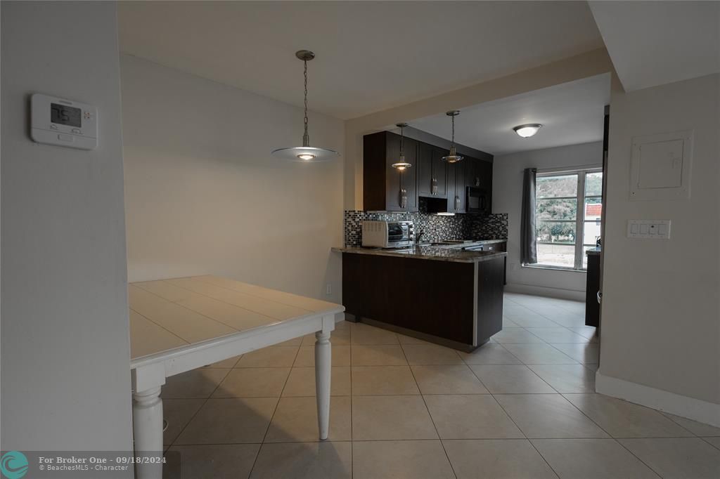 For Rent: $2,100 (2 beds, 2 baths, 1116 Square Feet)