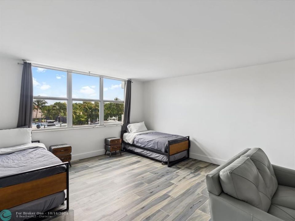 For Sale: $849,000 (2 beds, 2 baths, 1484 Square Feet)