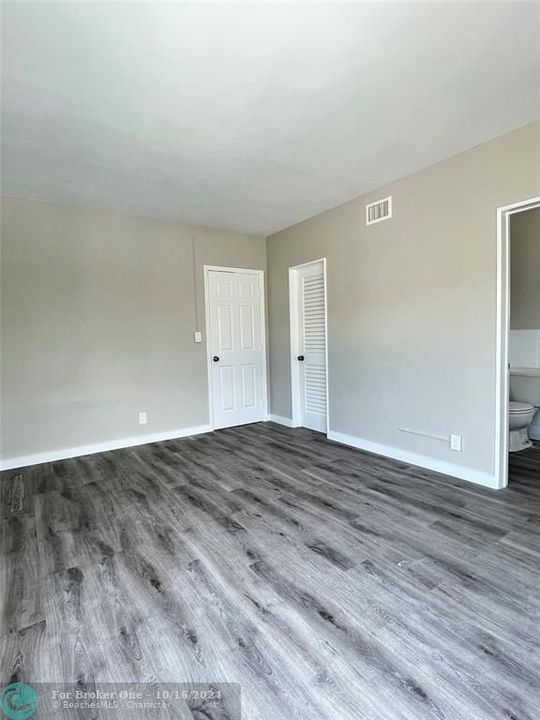 For Rent: $2,700 (2 beds, 2 baths, 980 Square Feet)